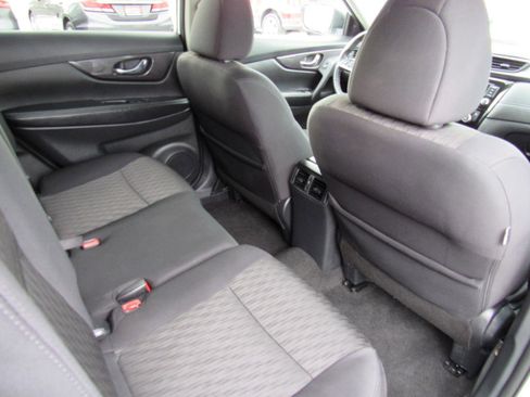 Used 2018 Nissan Rogue SV AWD/4WD image 24