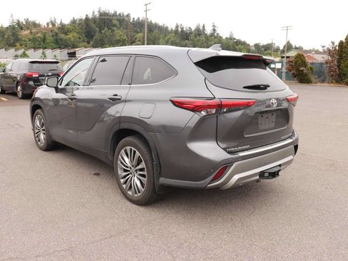 Used 2021 Toyota Highlander Platinum AWD/4WD image 7