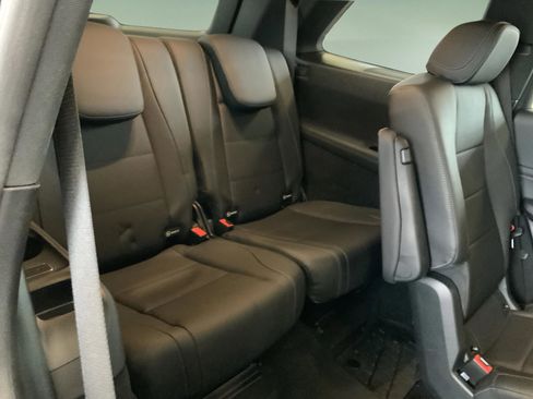 Used 2022 Mercedes-Benz GLS 450 4MATIC image 42