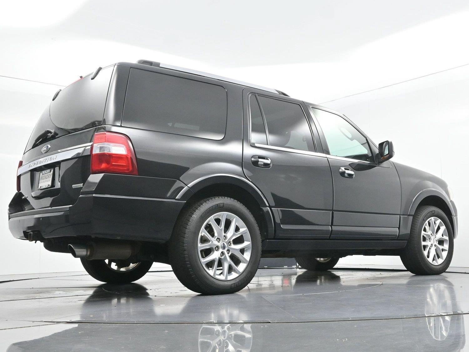 Used 2015 Ford Expedition Limited w/ Equipment Group 301A AWD/4WD image 59