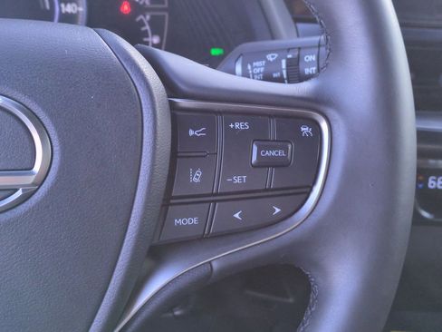 Used 2024 Lexus UX 250h FWD image 21