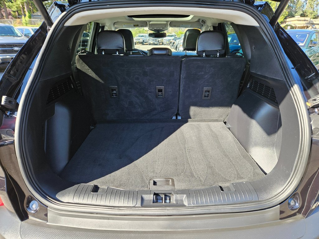 Used 2025 Ford Escape SE w/ PHEV Premium Package FWD image 12