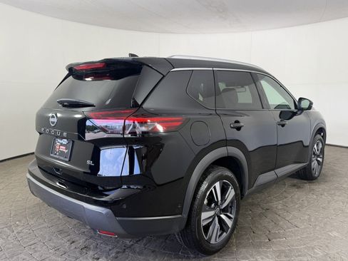 Used 2026 Nissan Rogue SL FWD image 9
