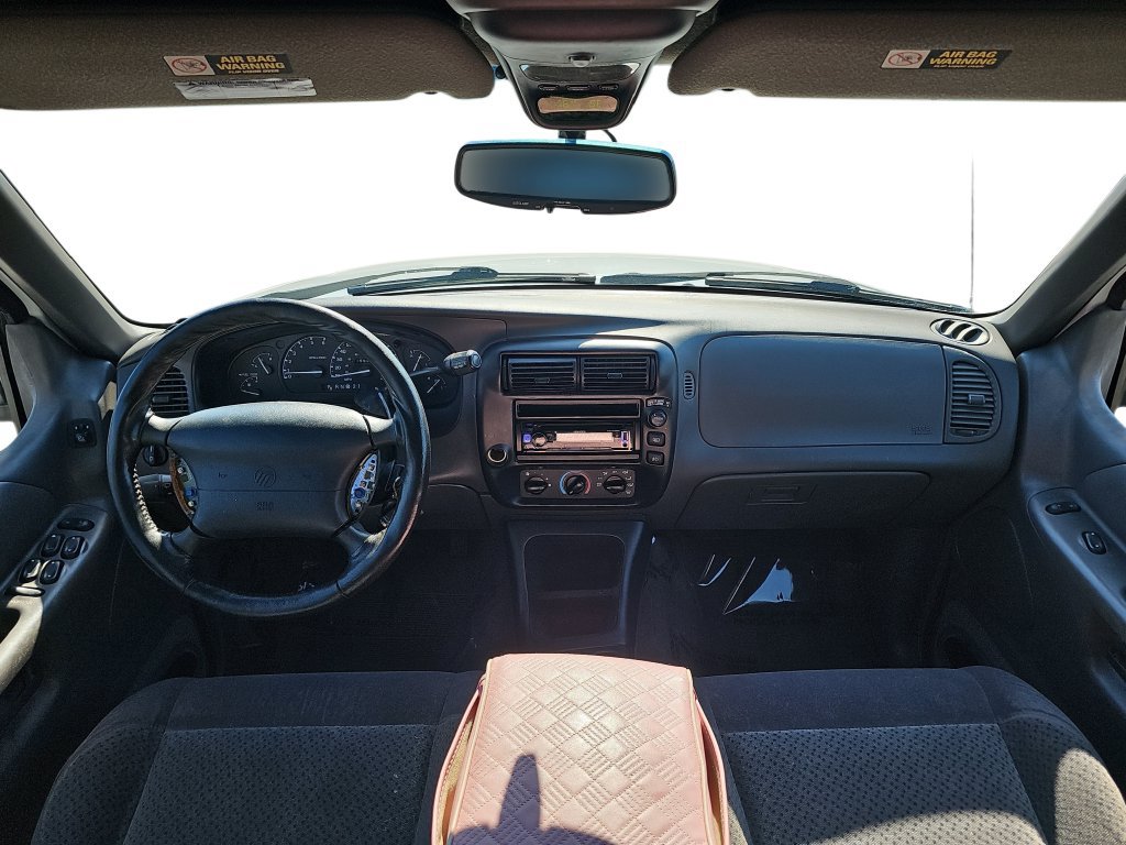 Used 2001 Mercury Mountaineer AWD V8 image 14