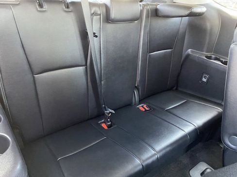 Certified 2024 Toyota Highlander Limited AWD/4WD image 19