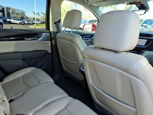 Used 2020 Cadillac XT6 Premium Luxury image 13