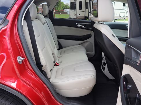 Used 2020 Ford Edge Titanium w/ Equipment Group 301A AWD/4WD image 11