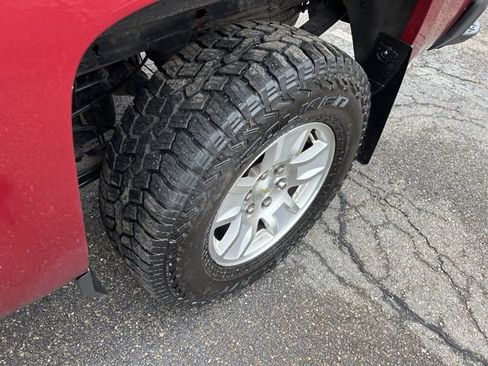 Used 2018 Chevrolet Silverado 1500 LT w/ All Star Edition image 18