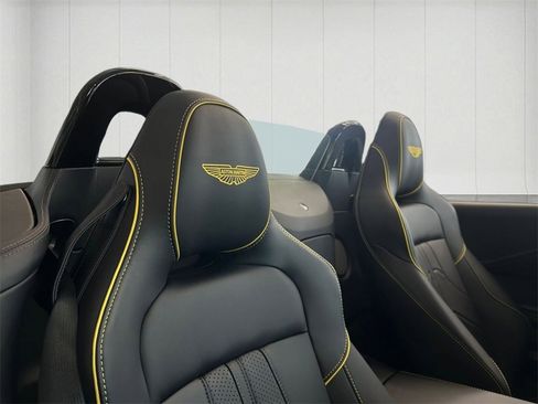 New 2026 Aston Martin V8 Vantage Convertible image 33