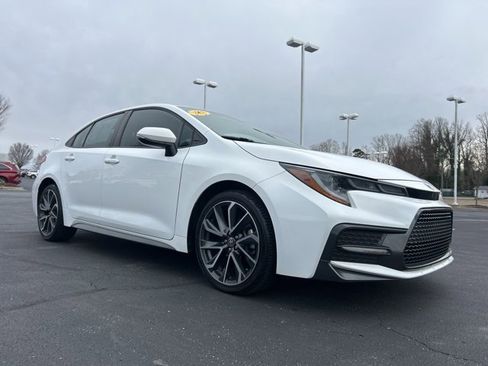 Used 2020 Toyota Corolla SE image 3