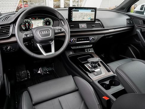 Certified 2025 Audi Q5 2.0T Premium Plus w/ Premium Plus Package image 7