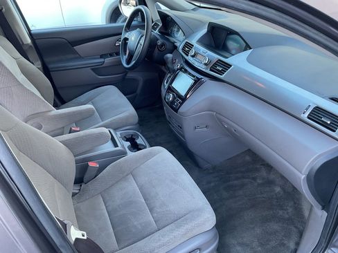 Used 2016 Honda Odyssey SE image 18
