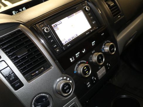 Used 2017 Toyota Sequoia Limited w/ Safety & Convenience Package AWD/4WD image 33