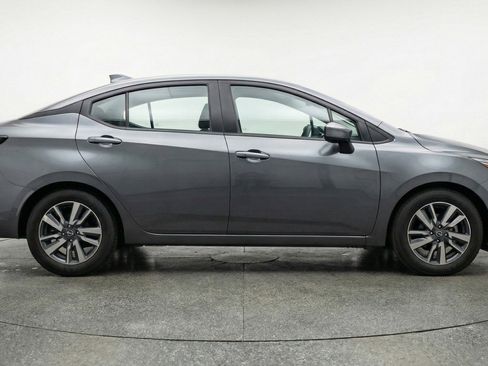 Used 2025 Nissan Versa SV image 11
