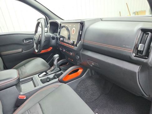 Used 2025 Nissan Frontier PRO-4X AWD/4WD image 34