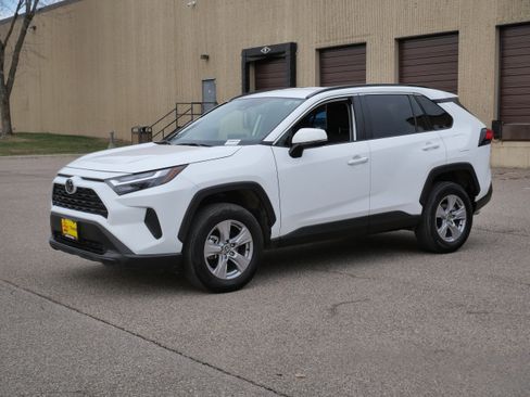 Certified 2025 Toyota RAV4 XLE image 3
