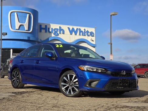 Used 2022 Honda Civic EX image 2