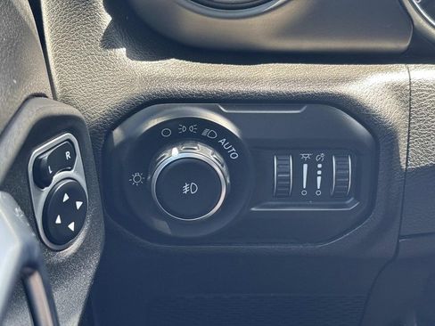 Used 2018 Jeep Wrangler Sport image 22