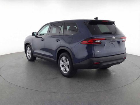 Used 2026 Toyota Grand Highlander LE image 4