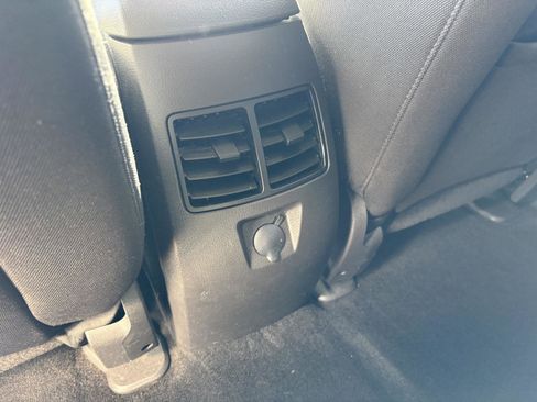 Used 2010 Ford Edge SE image 17