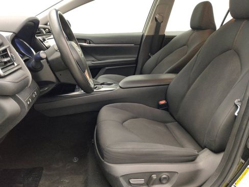 Used 2020 Toyota Camry LE FWD image 17