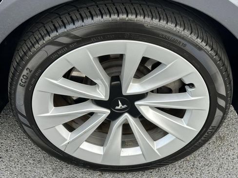 Used 2023 Tesla Model 3 Standard Range image 25
