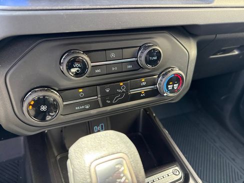 Used 2025 Ford Bronco 2-Door w/ Sasquatch Package AWD/4WD image 11