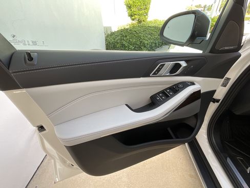 New 2026 BMW X5 sDrive40i w/ Premium Package image 8