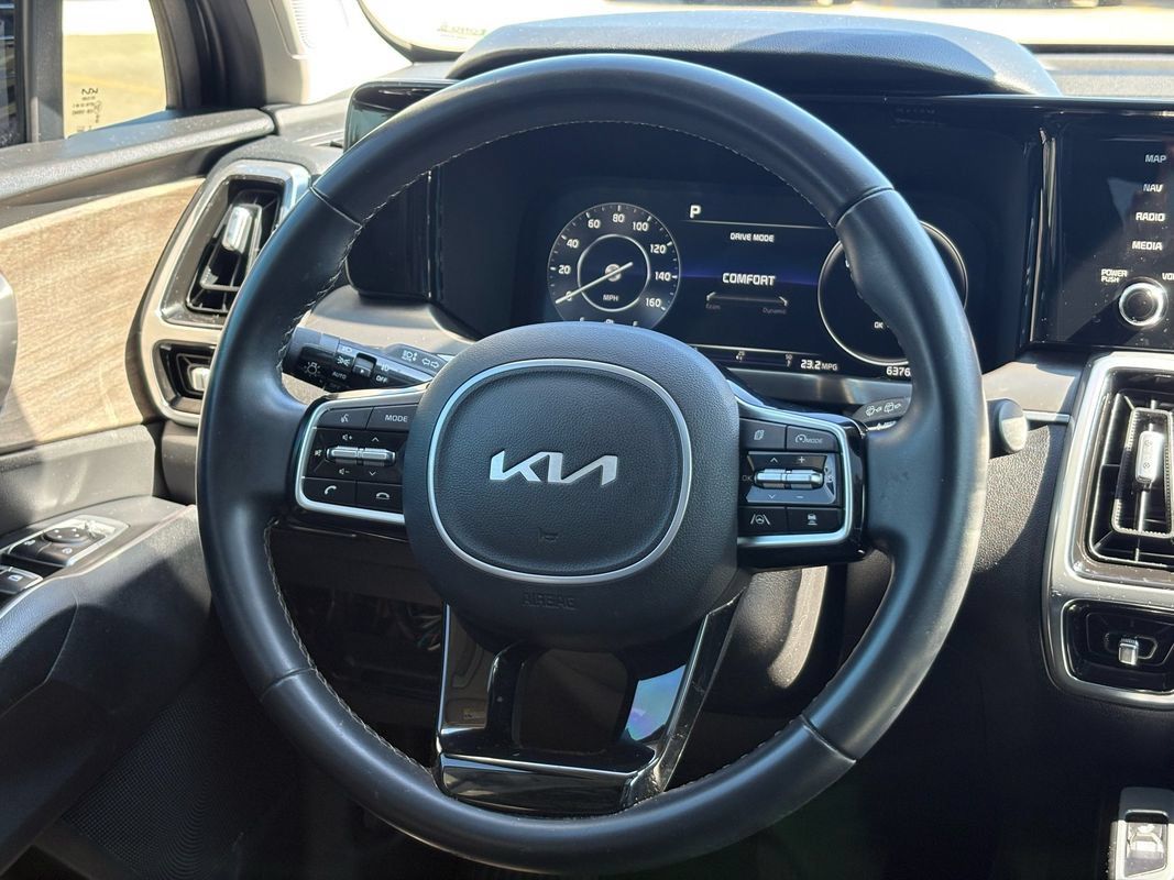 Used 2023 Kia Sorento SX AWD/4WD image 21