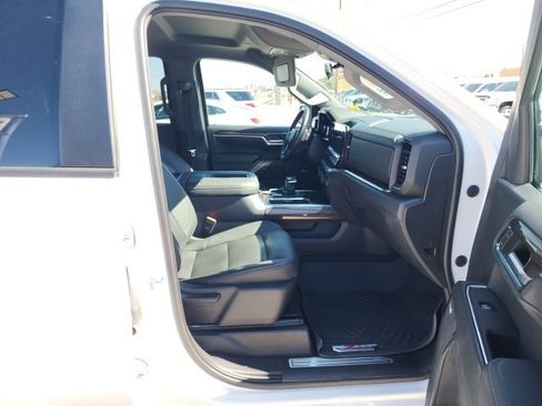 Used 2022 Chevrolet Silverado 1500 LT Trail Boss w/ LT Trail Boss Premium Package image 32