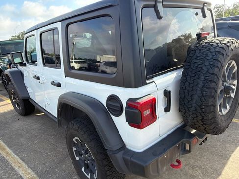 Used 2025 Jeep Wrangler Unlimited Rubicon AWD/4WD image 4