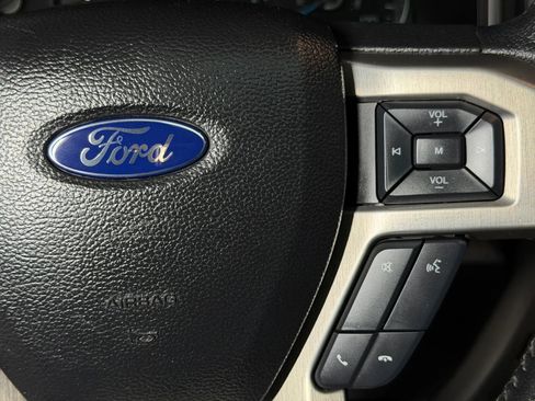 Used 2015 Ford F150 Platinum w/ Equipment Group 701A Luxury AWD/4WD image 33