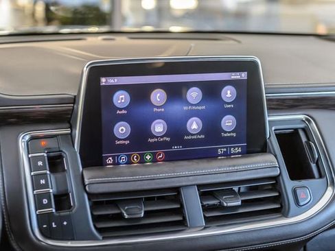 Used 2021 Chevrolet Suburban LT image 28