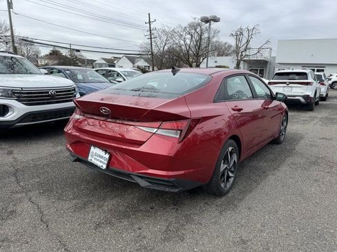Used 2023 Hyundai Elantra SEL w/ Convenience Package image 5