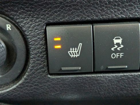 Used 2017 Jeep Wrangler Unlimited Sahara image 23