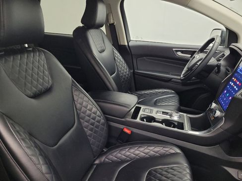 Used 2024 Ford Edge Titanium image 21