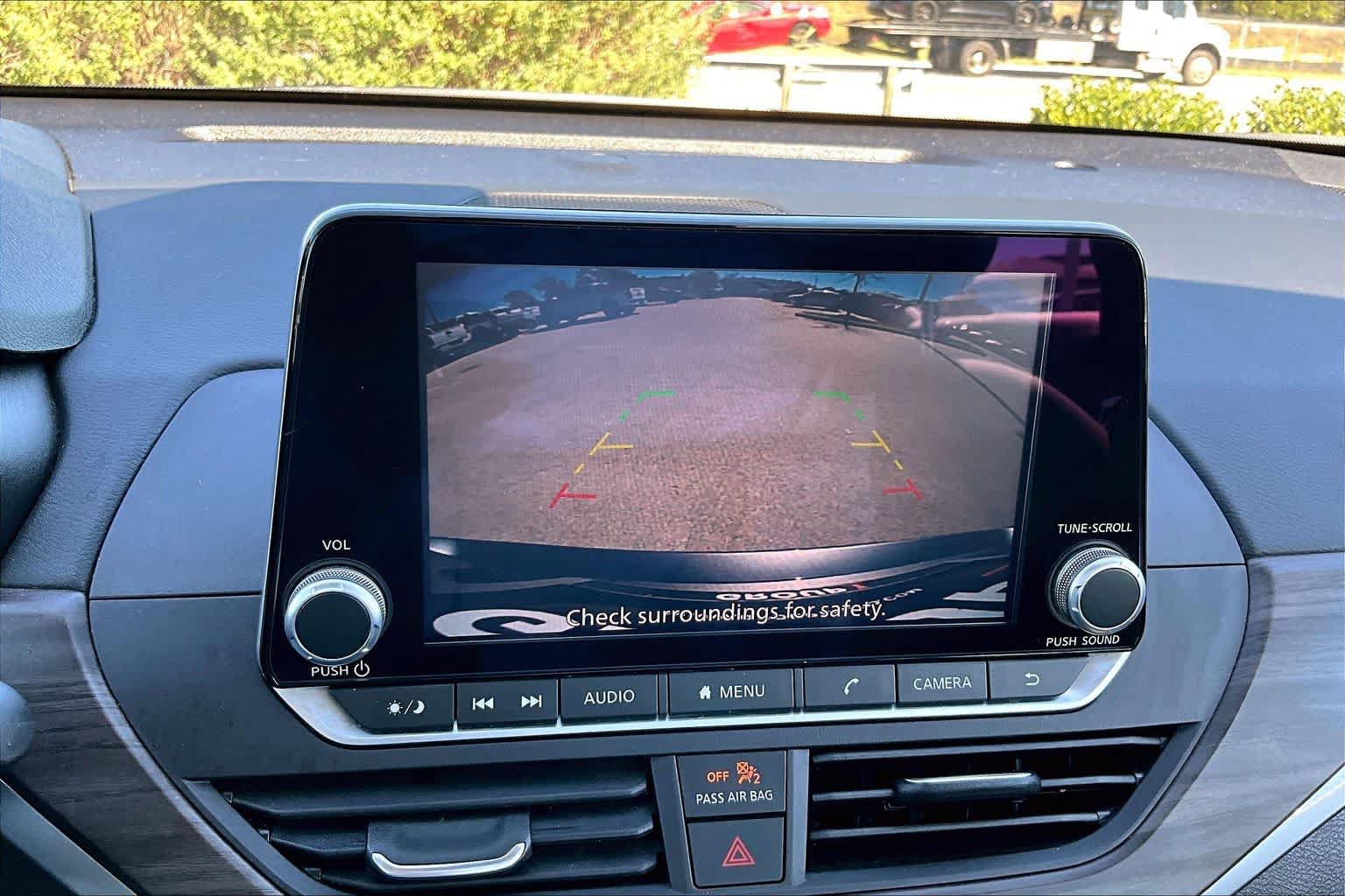 Used 2025 Nissan Altima 2.5 SV FWD image 27