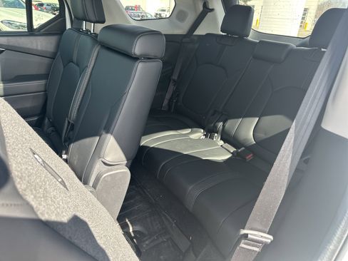 Certified 2025 Honda Pilot Touring image 16