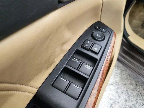 Used 2011 Honda Accord EX-L image 21