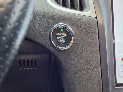 Used 2022 Ford Edge ST-Line w/ Cold Weather Package image 16