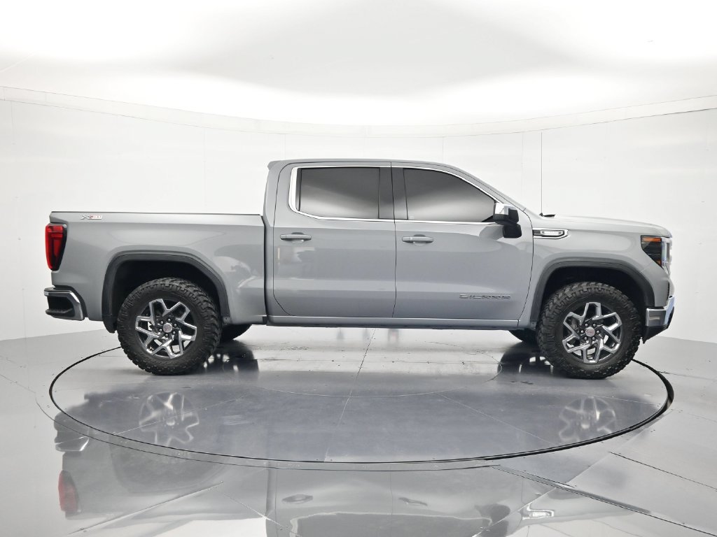 Used 2024 GMC Sierra 1500 SLE w/ X31 Off-Road Package AWD/4WD image 4