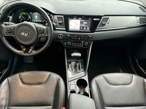 Used 2018 Kia Niro EX Premium image 10