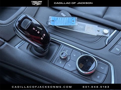 Certified 2025 Cadillac XT6 Premium Luxury image 21