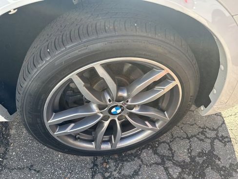 Used 2017 BMW X3 xDrive28i image 9