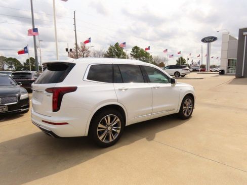 Used 2021 Cadillac XT6 Premium Luxury image 14