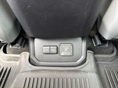 Used 2023 Toyota Highlander Platinum AWD/4WD image 22