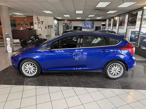 Used 2013 Ford Focus Titanium w/ Luxury Pkg image 2