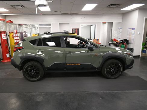 Used 2024 Subaru Crosstrek 2.5i Wilderness AWD/4WD image 9