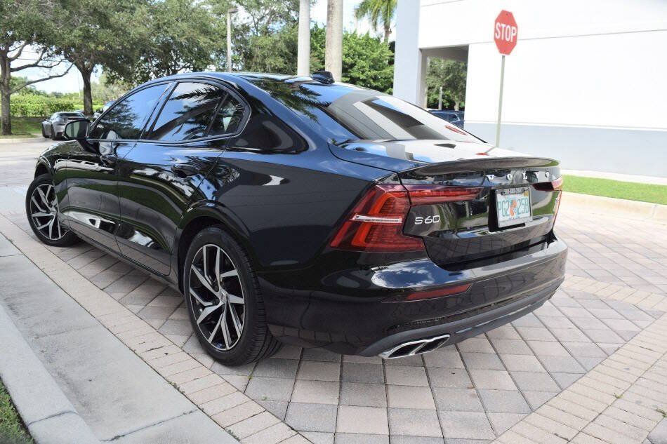 Used 2019 Volvo S60 T5 Momentum w/ Premium Package FWD image 5