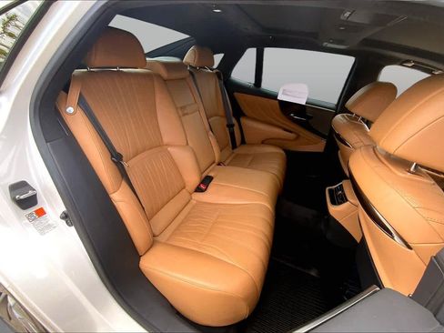 Used 2022 Lexus LS 500 w/ Interior Upgrade Package RWD image 18